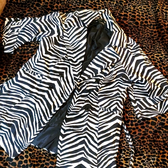 Zebra Print Trenchcoat - Picture 1 of 1